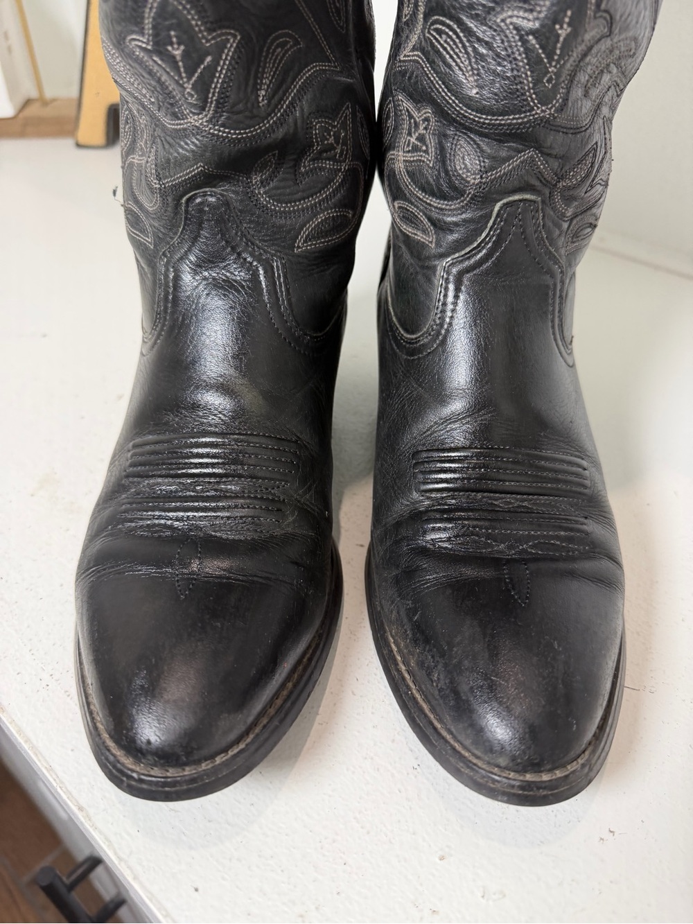 Ariat Women’s 7.5B Black Leather Western Cowboy Boots Embroidered - Picture 3 of 10